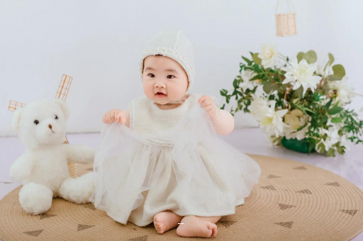 防城港宝宝在妈妈肚子里
